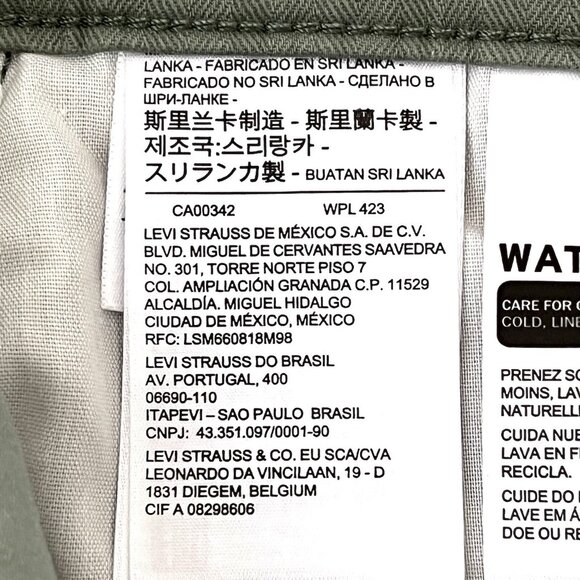 NWT Levi's Women's Green Bermuda Size 6 Waist 28 Classic Mid Rise Slim Stretch - Picture 7 of 12